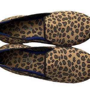 ROTHY’S THE KIDS LOAFER in SPOTTED animal print Size 3